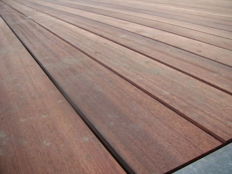 padouk houten terras Vorst